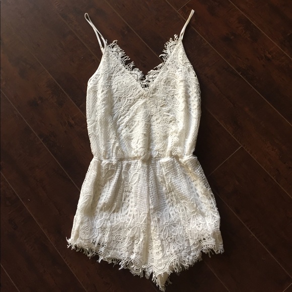 NWOT White Lace Romper - Picture 1 of 7
